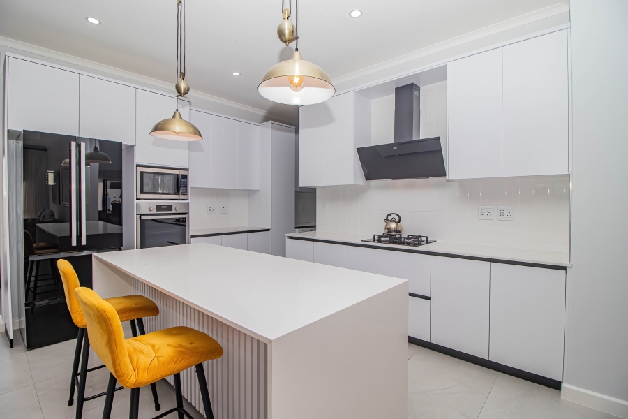 4 Bedroom Property for Sale in Sandown Western Cape